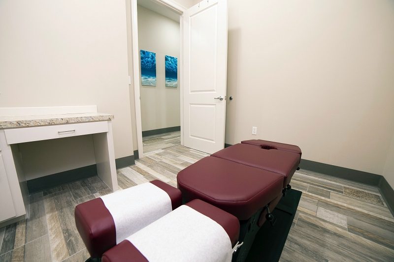 Spinal Decompression and Chiropractic Adjustments
